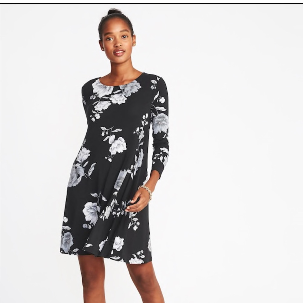 🆕 Old Navy black floral dress